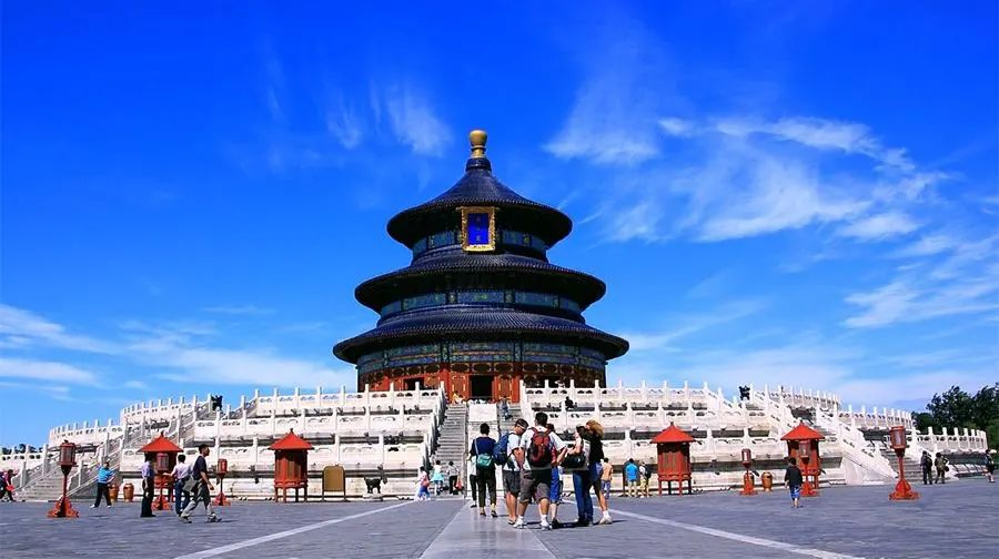 北京之声，尊敬的听众朋友们，温馨问候在此刻传递